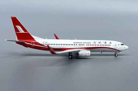 Shanghai Airlines Boeing 737-800 (Aero Polaris 1:400)
