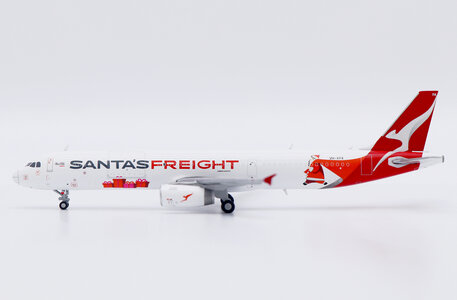 Qantas Freight Airbus A321(P2F) (JC Wings 1:400)