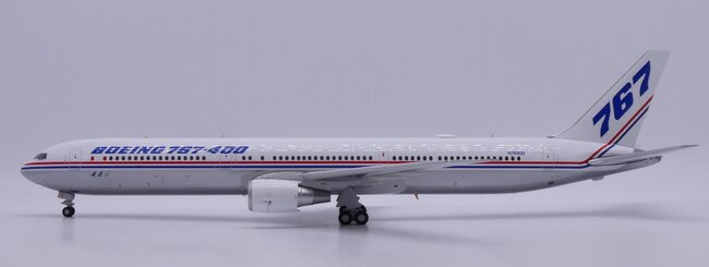 Boeing House Colors Boeing 767-400ER (JC Wings 1:200)