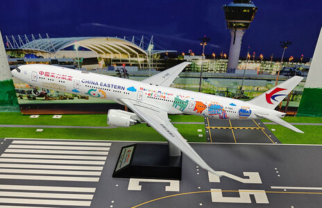 China Eastern Airlines Boeing 777-39PER (KJ Models 1:200)