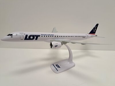 LOT Polish Airlines Embraer E195-E2 (PPC 1:100)
