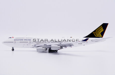 Singapore Airlines  (Star Alliance) Boeing 747-400 (JC Wings 1:400)