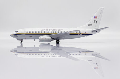 US Navy Boeing C-40A Clipper (JC Wings 1:200)