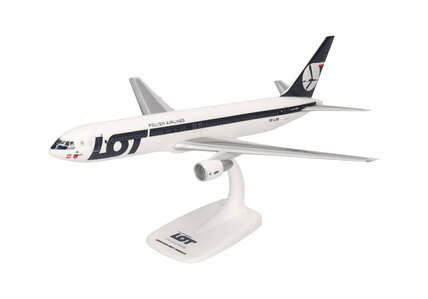 LOT Polish Airlines Boeing 767-300 (Herpa Snap-Fit 1:200)