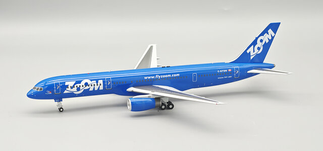 Zoom Airlines Boeing 757-28A (Inflight200 1:200)