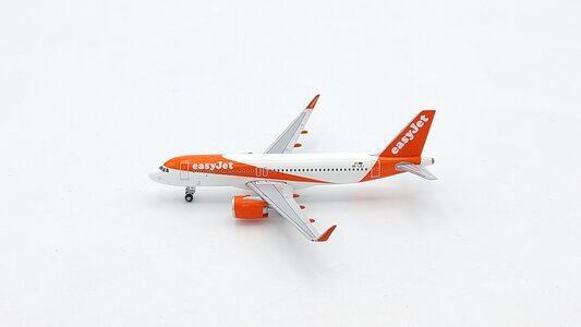 EasyJet Europe Airbus A320neo (JC Wings 1:500)