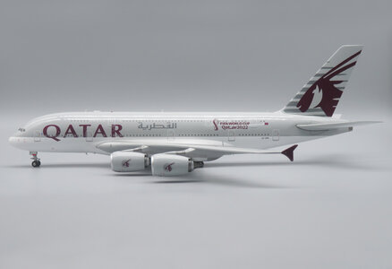 Qatar Airways Airbus A380 (AviaBoss 1:200)