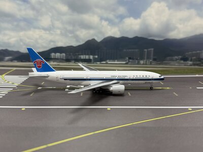 China Southern Boeing 777-200ER (Apollo 1:400)