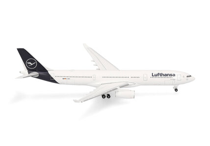 Lufthansa Airbus A330-300 (Herpa Wings 1:500)