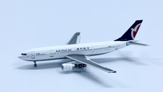 Air Macau Airbus A300-600 (Yu ModeL 1:400)