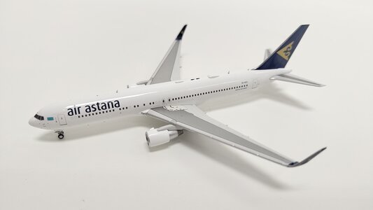 Air Astana Boeing 767-300ER (Panda Models 1:400)