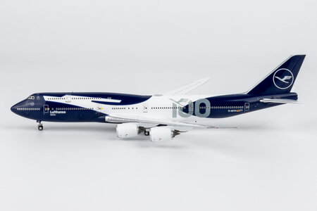 Lufthansa Boeing 747-8i (NG Models 1:400)
