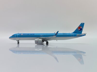 Korean Air Airbus A321neo (JC Wings 1:400)