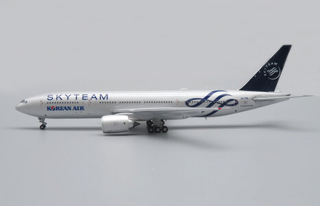 Korean Air Boeing 777-200 (Apollo 1:400)