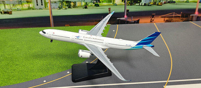 Garuda Indonesia Airbus A330-941 (Aviation400 1:400)