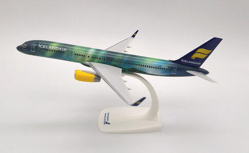 Icelandair Boeing 757-200 (PPC 1:200)