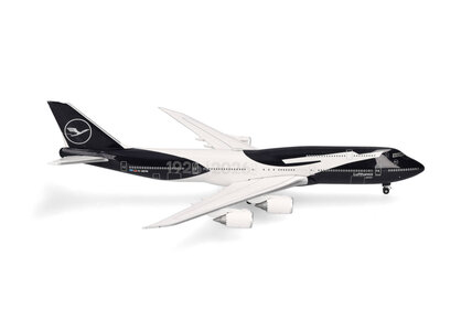 Lufthansa Boeing 747-8 Intercontinental (Herpa Wings 1:500)