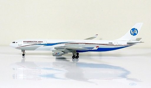 Vladivostok Air Airbus A330-300 (Sky500 1:500)