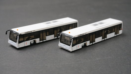 Airport Bus 2x Cobus3000 (Fantasy Wings 1:200)