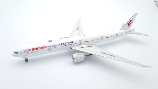 China Eastern Airlines Boeing 777-300 (Aviation400 1:400)