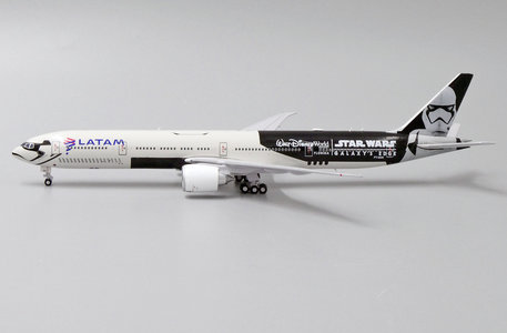 LATAM Boeing 777-300ER (JC Wings 1:400)