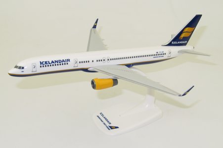 Icelandair Boeing 757-200 (PPC 1:200)