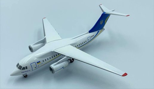 Ukraine Government Antonov An-148 (KUM Models 1:200)