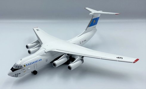 Berkut Air Services Ilyushin IL-76TD (KUM Models 1:200)