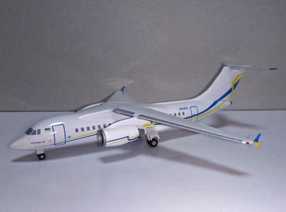 Antonov Design Bureau Antonov An-158 (KUM Models 1:200)