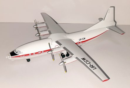 Meridian Air - Antonov An-12 (KUM Models 1:200)