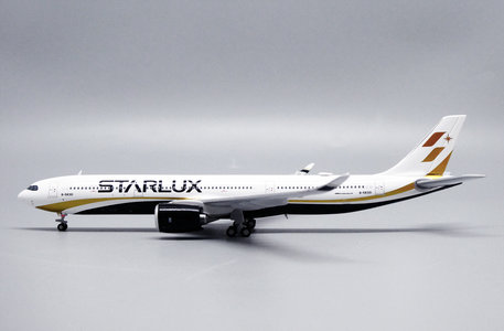 Starlux Airlines Airbus A330-900neo (JC Wings 1:400)