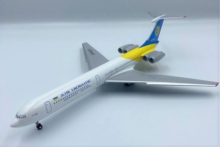 Ukraine Airlines Ilyushin IL-62 (KUM Models 1:200)