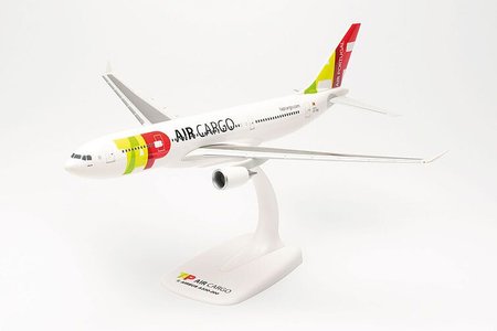 TAP Air Cargo Airbus A330-200 (Herpa Snap-Fit 1:200)