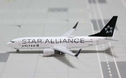 United Airlines Boeing 737-800 (Panda Models 1:400)