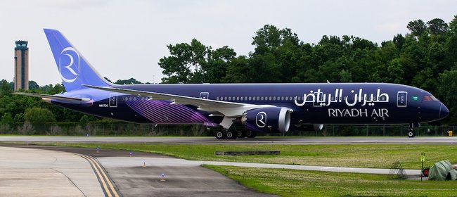 Riyadh Air Boeing 787-9 (JC Wings 1:200)