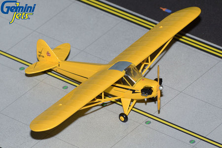 Private Piper J-3 Cub (GeminiJets 1:72)