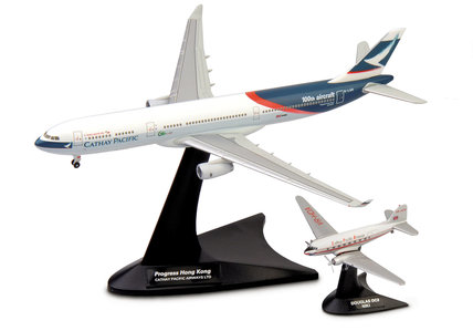 Cathay Pacific Douglas DC-3/Airbus A330-300 set (Herpa Wings 1:400)
