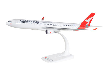Qantas Airbus A330-300 (Herpa Snap-Fit 1:200)