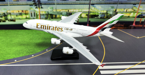 Emirates Airbus A380-861 (Aviation400 1:400)