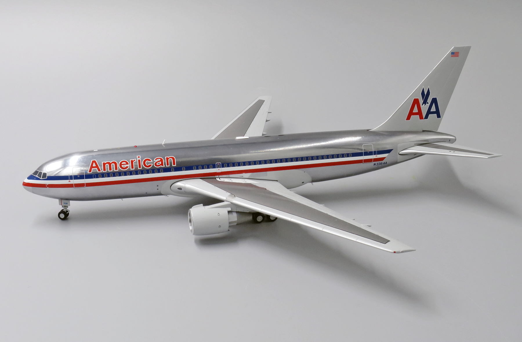 JC Wings 1200 LH2170 American Airlines