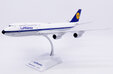 Lufthansa Boeing 747-8 (JC Wings 1:200)