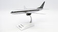 SpaceX Boeing 737-800 (JC Wings 1:200)
