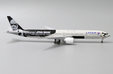 LATAM Boeing 777-300ER (JC Wings 1:400)