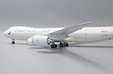 Cathay Pacific Cargo Boeing 747-8F (JC Wings 1:200)